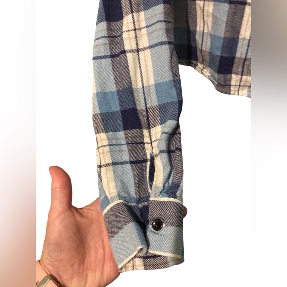 Forever 21 cropped flannel top size MEDIUM - Picture 5 of 6